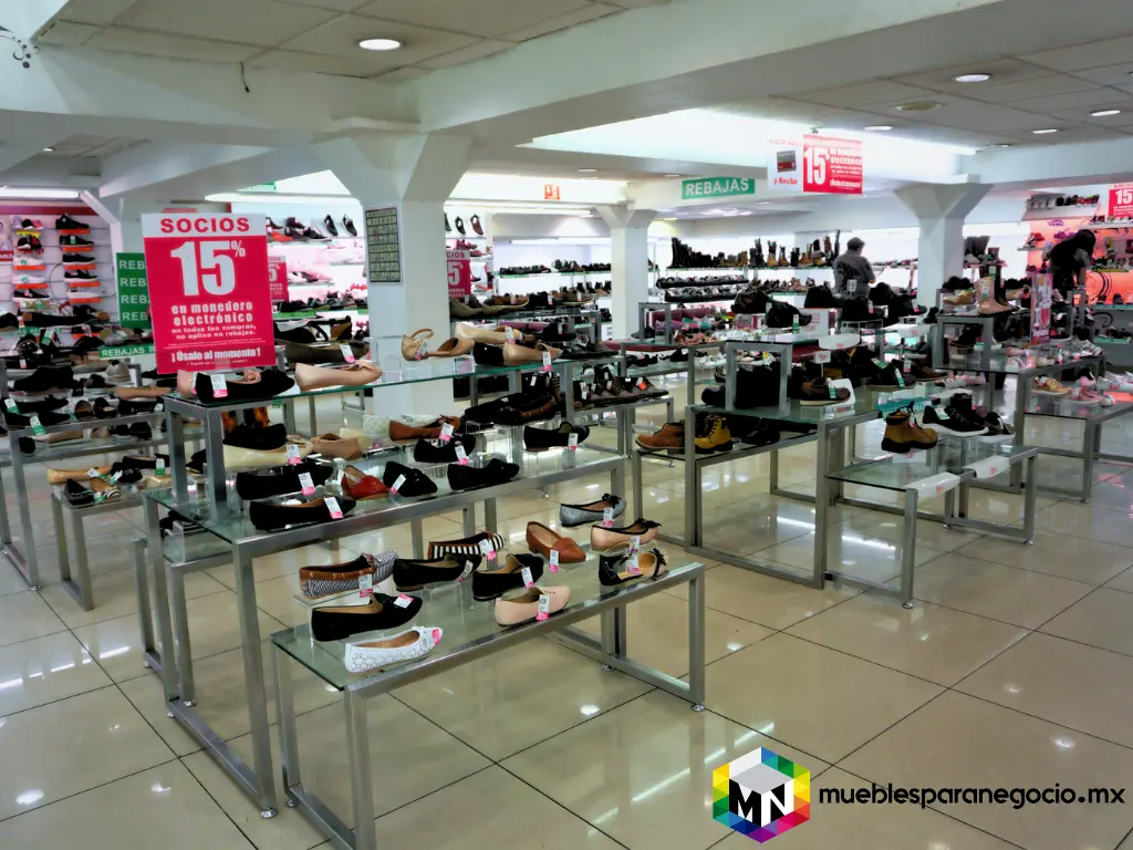 mesas para exhibición de zapatos
