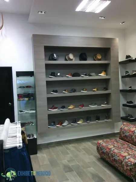 Exhibidor-de-muro-para-zapatos