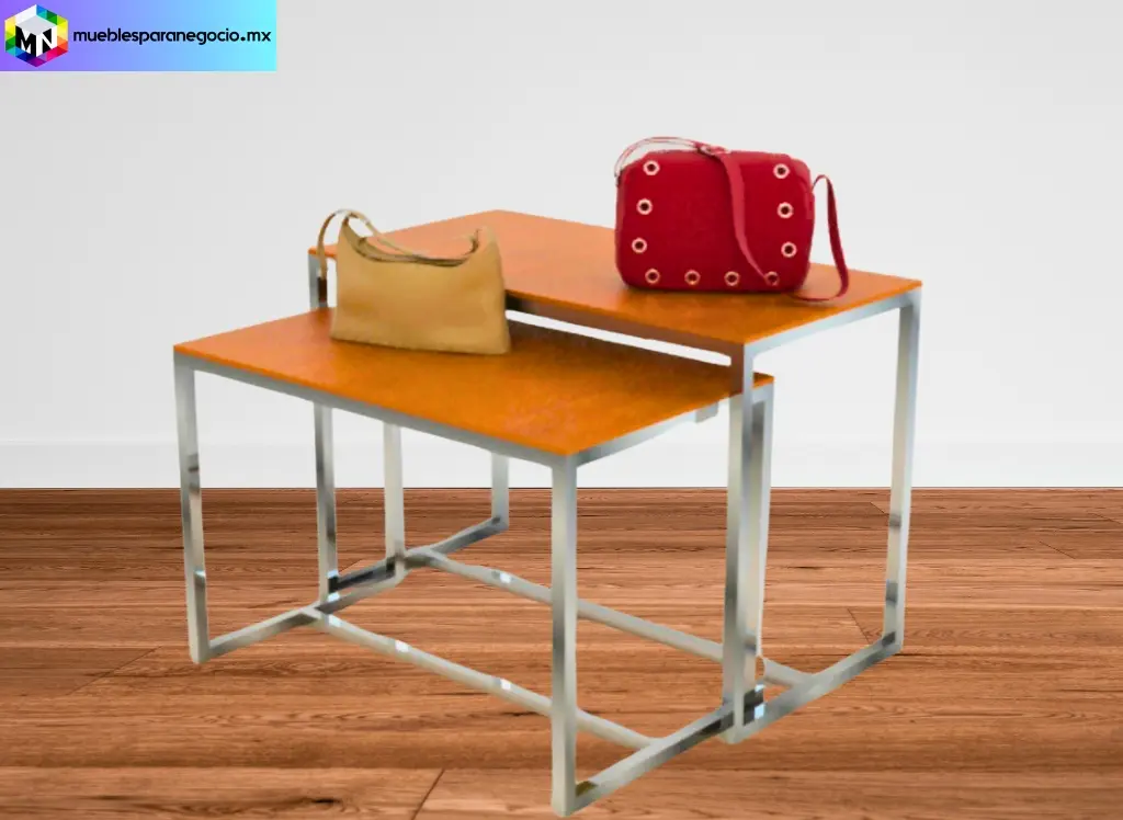 Mesas para exhibir bolsos